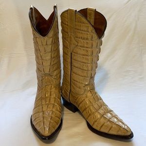 EUC beautiful El Presidente exotic skin cowboy boots. Tan on cream.